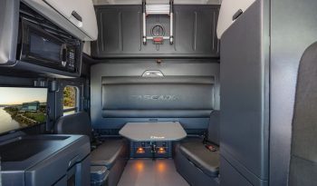 
										Freightliner Cascadia full									